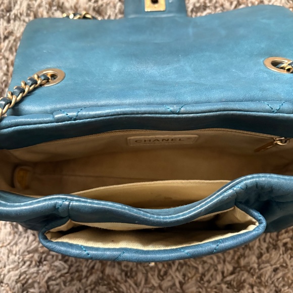 Chanel Small Chic Quilt Flap Bag - Picture 9 of 13